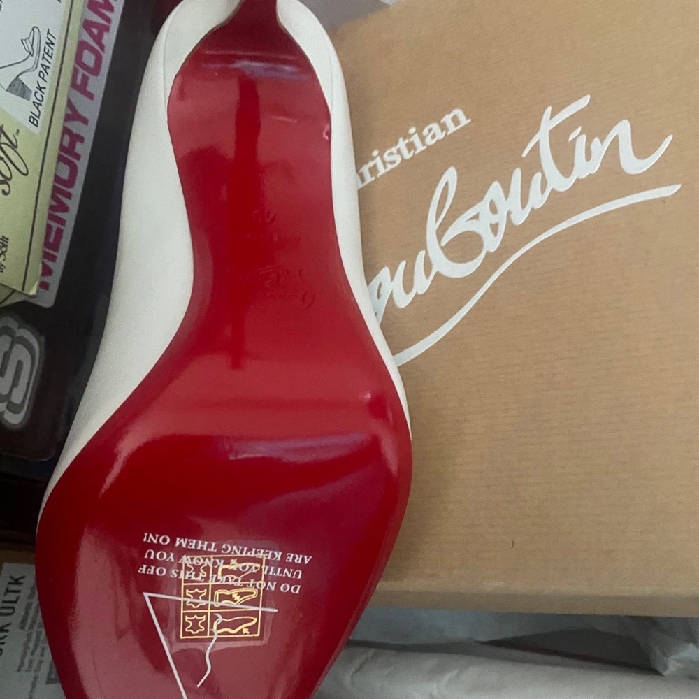 Christian Louboutin So Kate